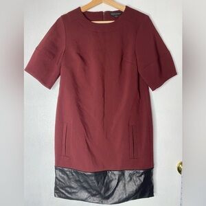 BANANA REPUBLIC MAROON DRESS WITH TRIM ACCENT WITH 2 FRONT POCKETS